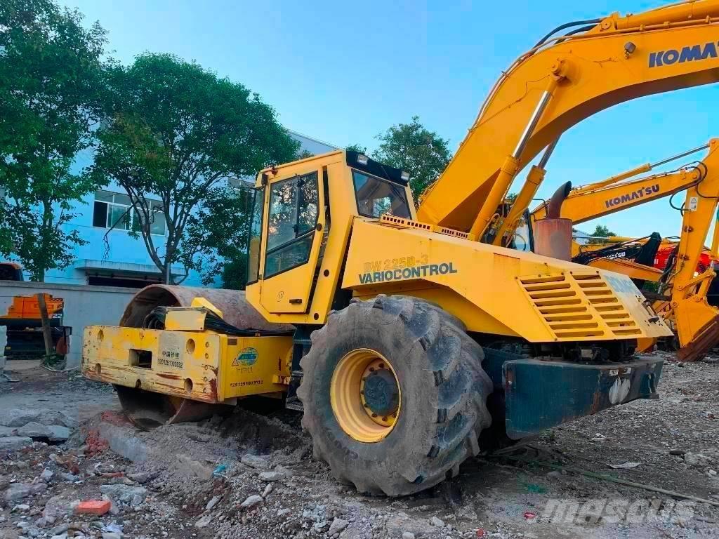 Bomag BW 225 D-3 Tandemové valce