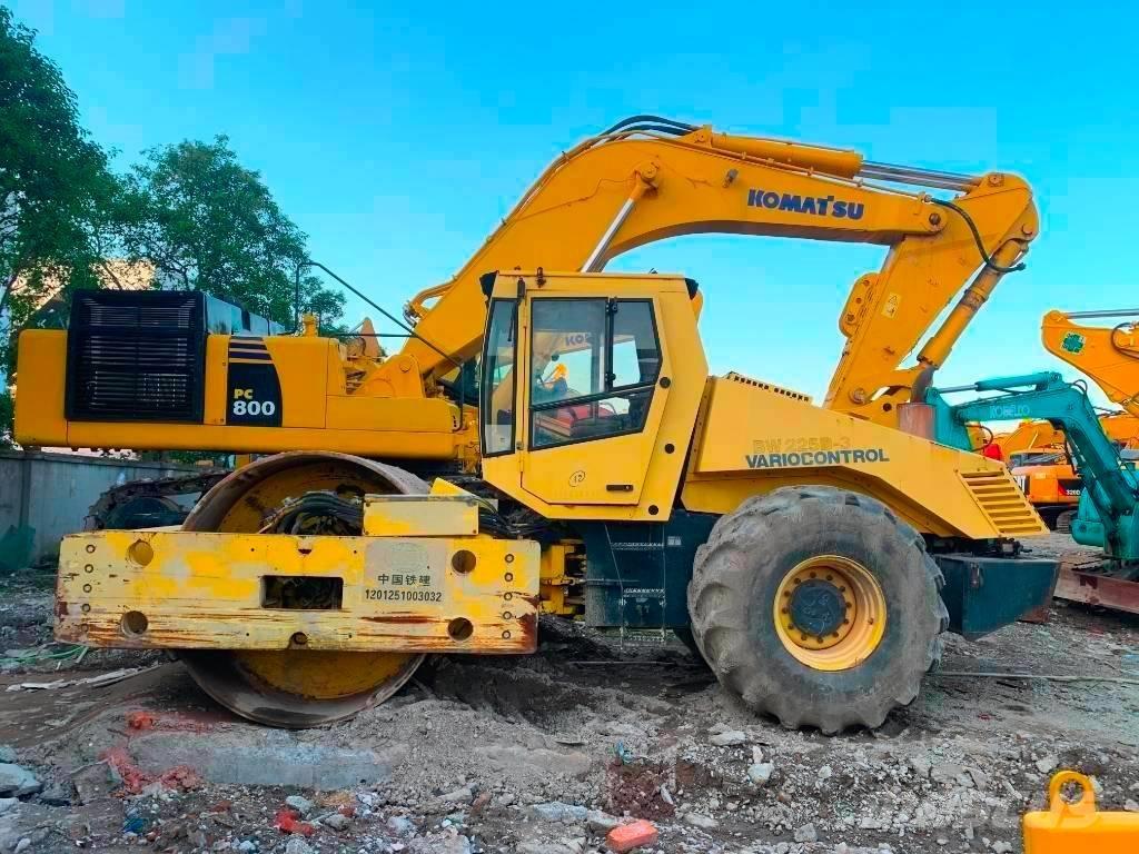 Bomag BW 225 D-3 Tandemové valce