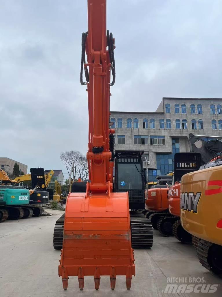 Hitachi ZX 200 Pásové rýpadlá