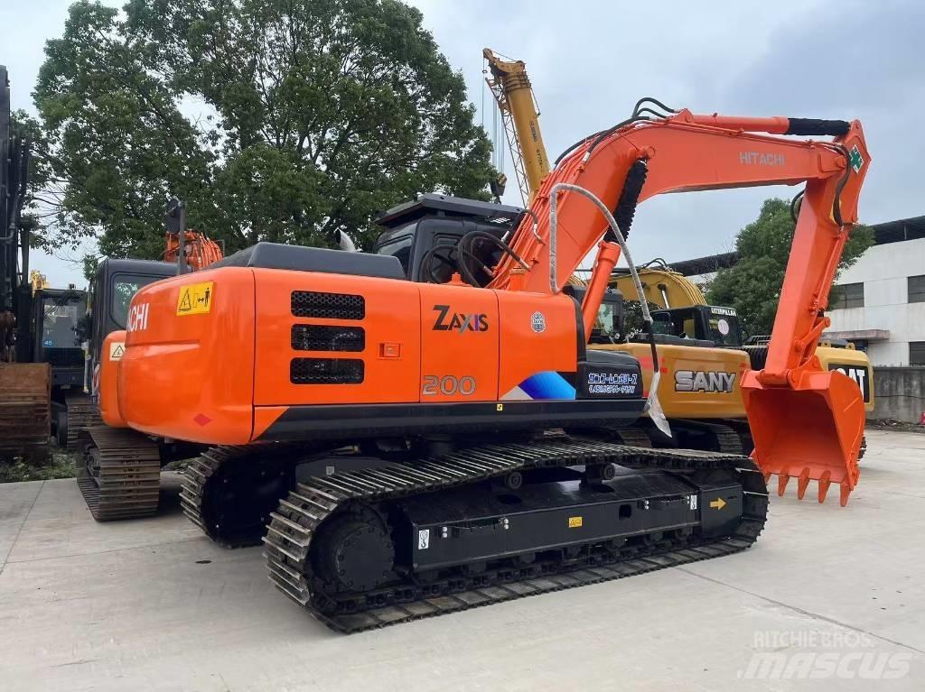 Hitachi ZX 200 Pásové rýpadlá