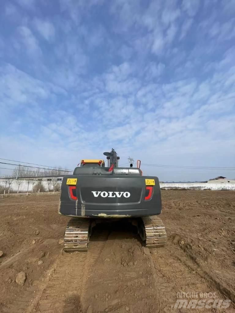 Volvo EC210D Pásové rýpadlá