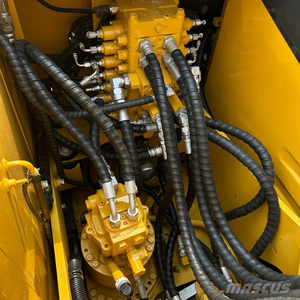 Komatsu 110 Pásové rýpadlá