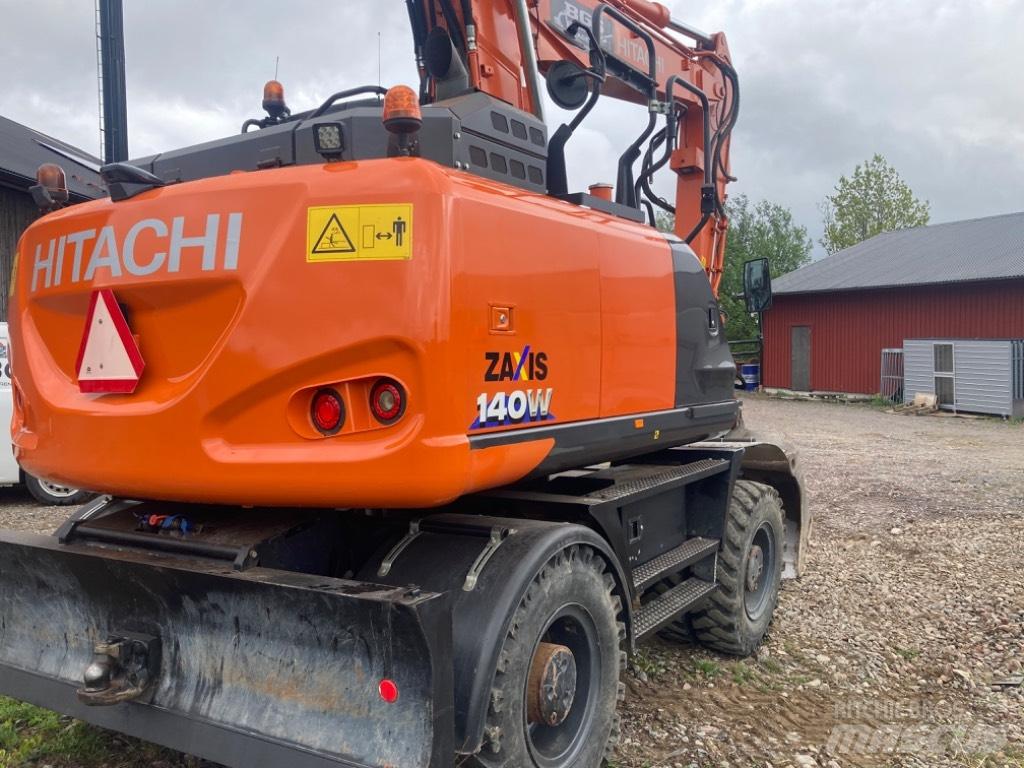 Hitachi 140w Kolesové rýpadlá