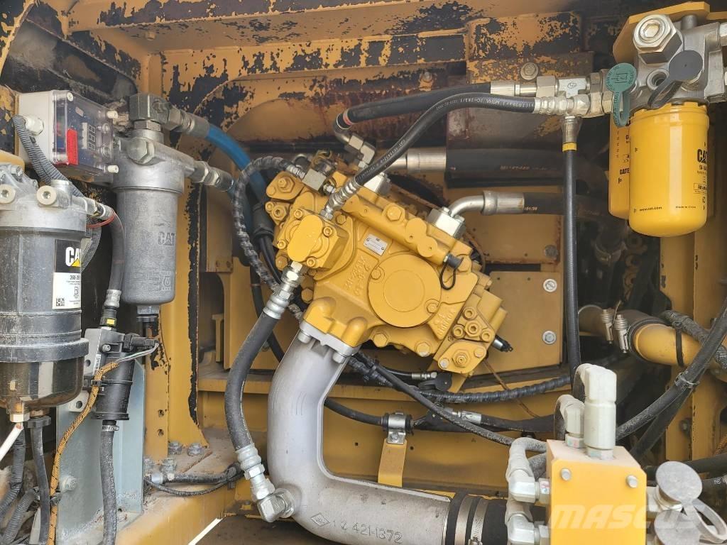 CAT 330FL Pásové rýpadlá