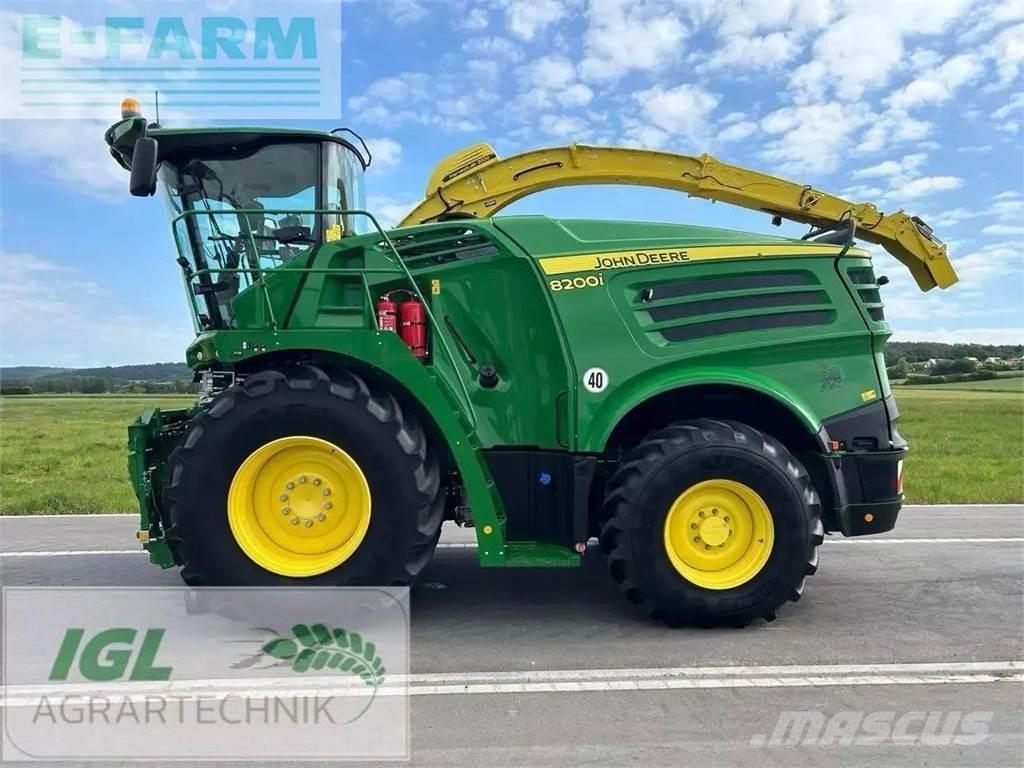 John Deere 8200 i Samochodné kosačky