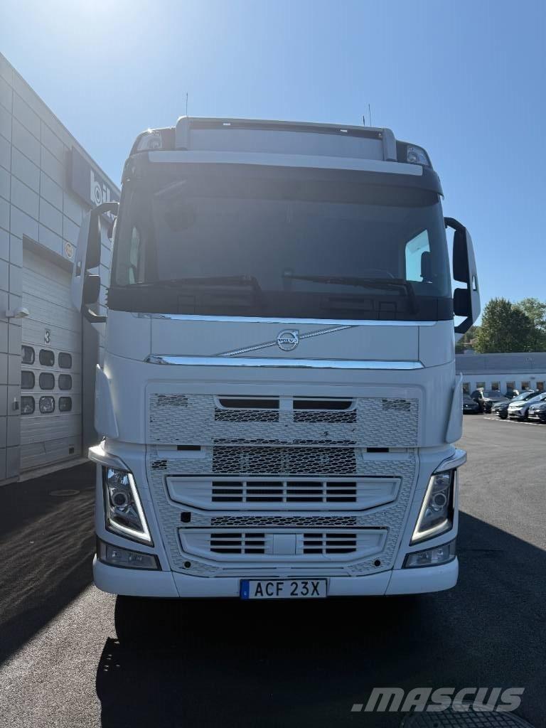 Volvo FH 540 6x2 Skriňová nadstavba