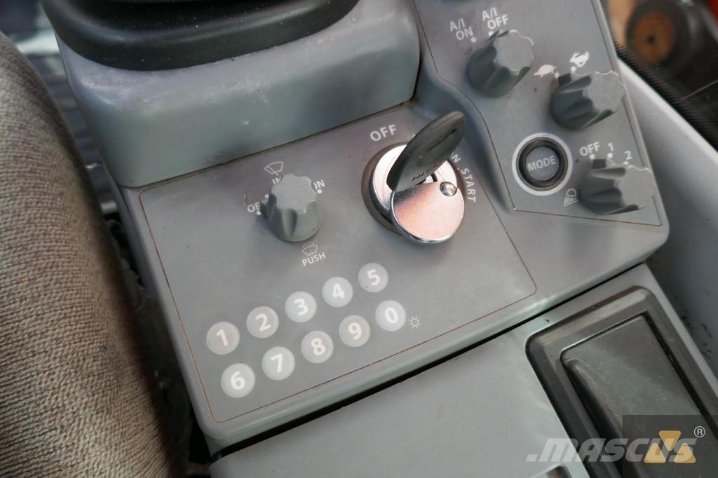 Hitachi ZX300LC-6 Pásové rýpadlá