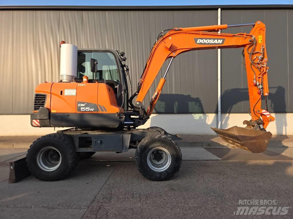 Doosan DX 55 W Kolesové rýpadlá