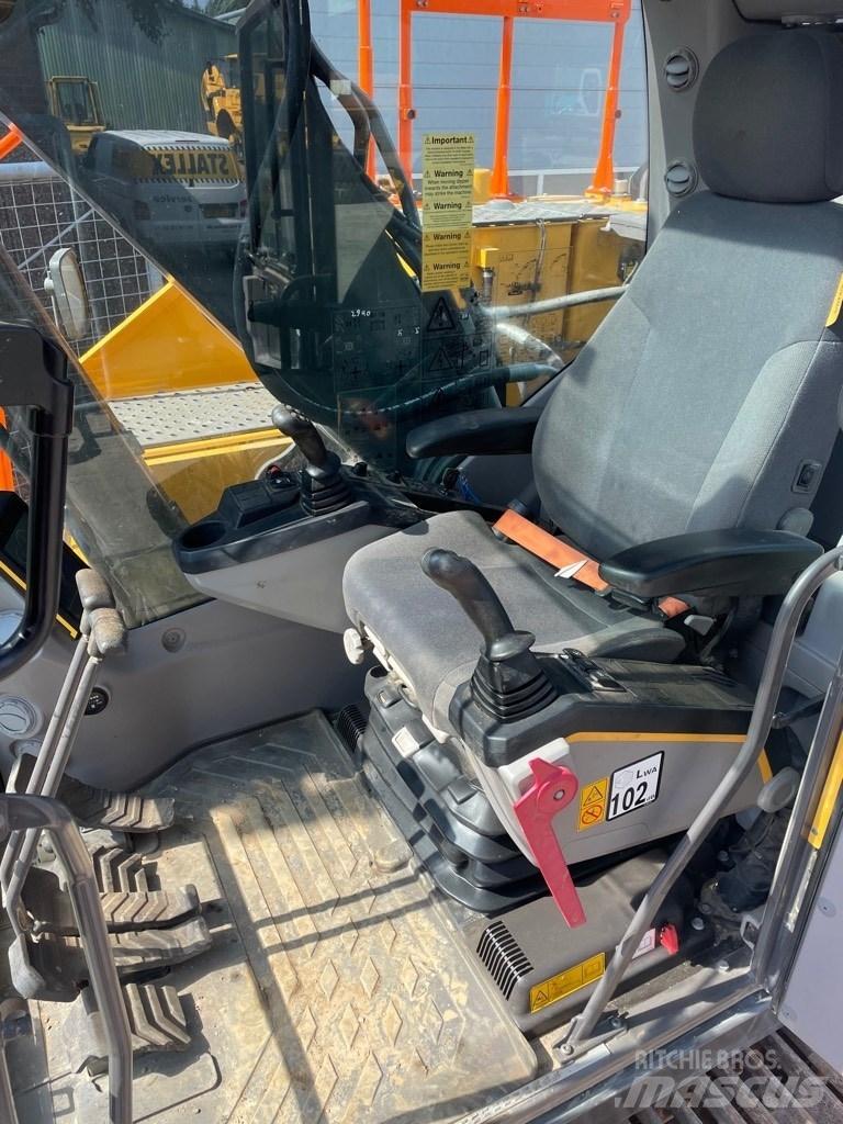 Volvo EC220E Pásové rýpadlá