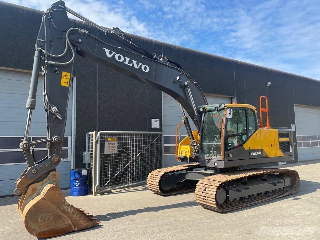 Volvo EC220E Pásové rýpadlá