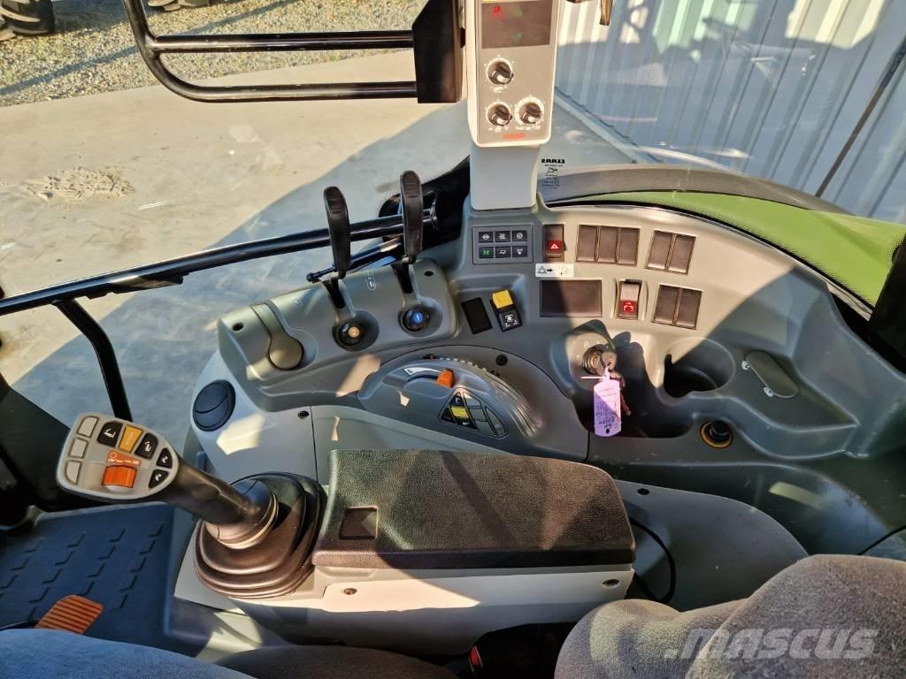 CLAAS Arion 420 Traktory