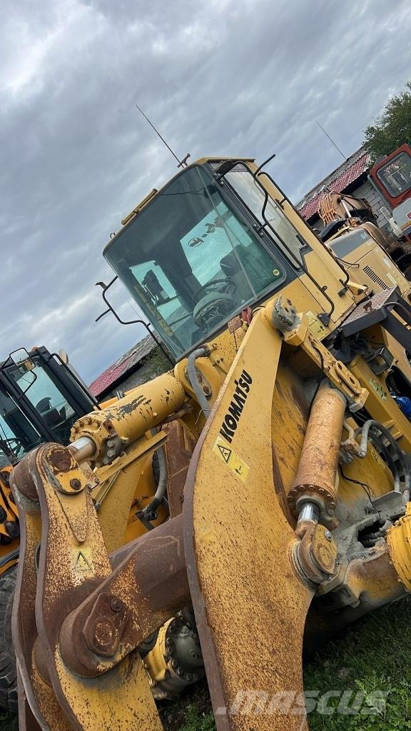 Komatsu WA 470-3H Výložníky a lyžice