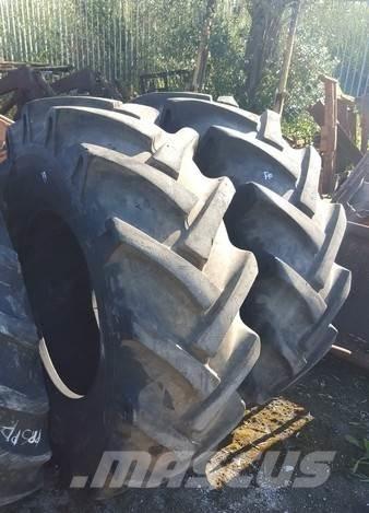  Pneus 16.9-24 Pneumatiky, kolesá a ráfiky