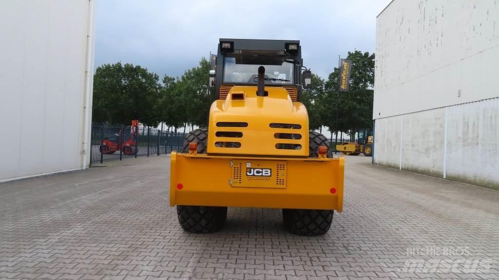 JCB VM166D Ťahačové valce