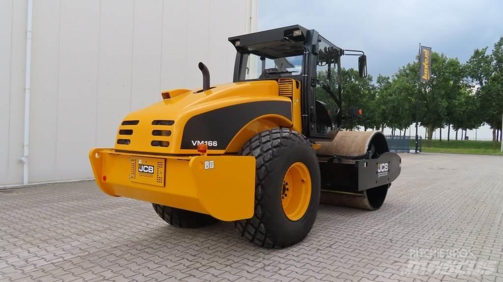 JCB VM166D Ťahačové valce