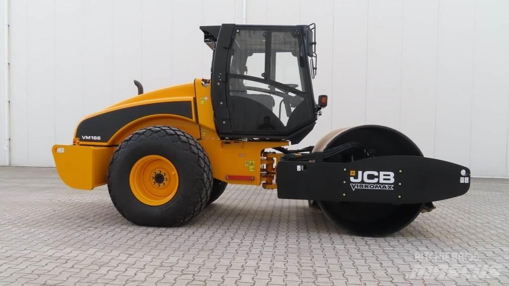 JCB VM166D Ťahačové valce