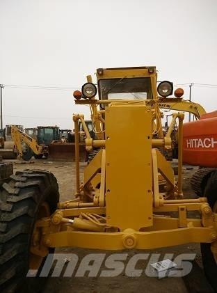 Komatsu GD 661 Grejdery