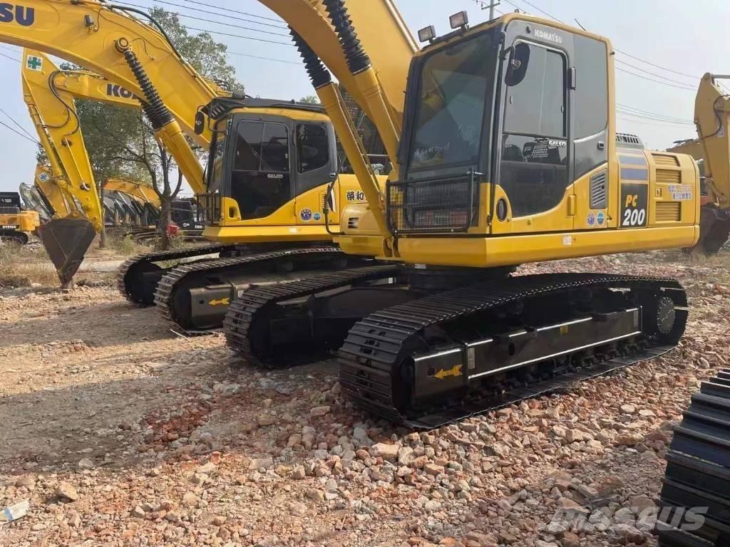 Komatsu PC 200 8N Pásové rýpadlá
