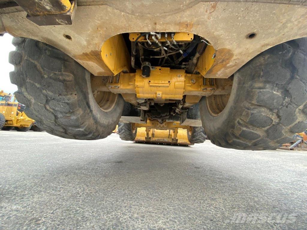 CAT 432F2 Rýpadlo-nakladače