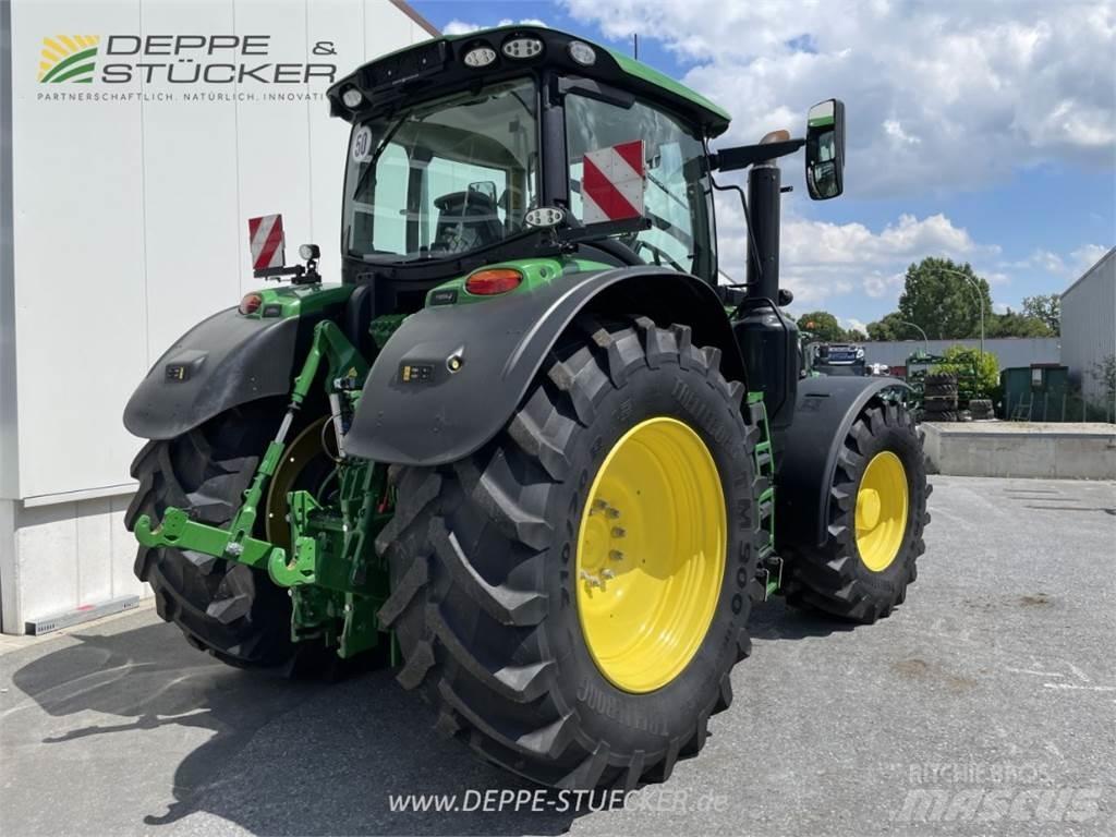John Deere 6250R Traktory
