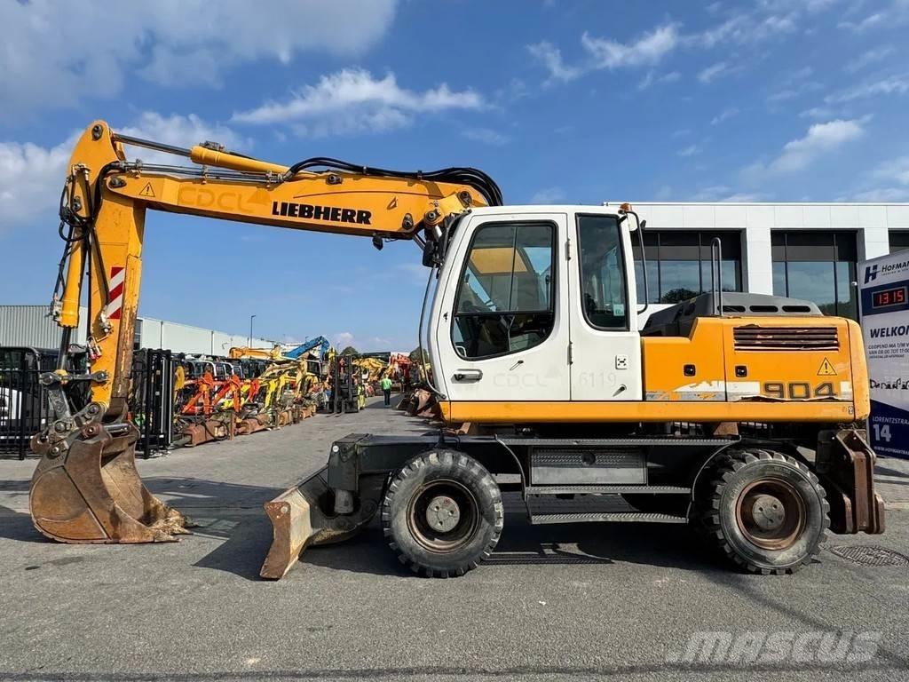 Liebherr A904C Kolesové rýpadlá