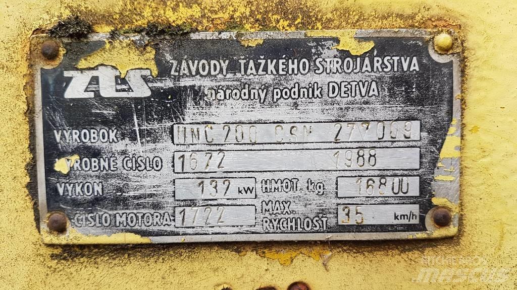  UNC 200 Kolesové nakladače
