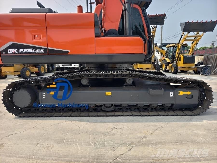 Doosan DX 225 LCA Pásové rýpadlá