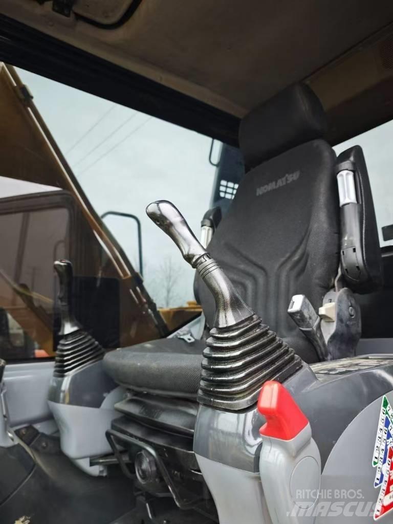 Komatsu 130LC-7 Pásové rýpadlá