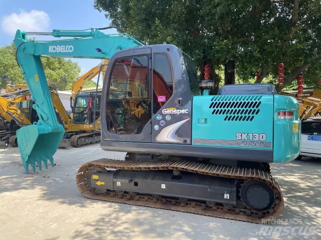 Kobelco SK130-8 Midi rýpadlá 7 t - 12 t