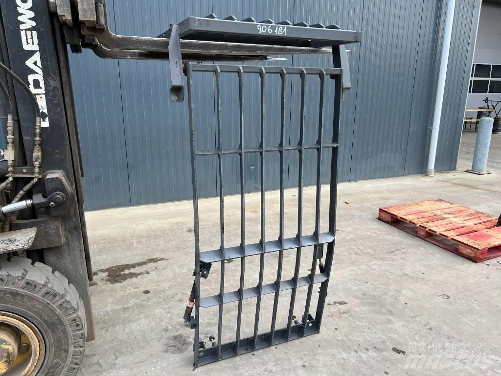 Doosan DX180 / DX225 Kabíny a interiér
