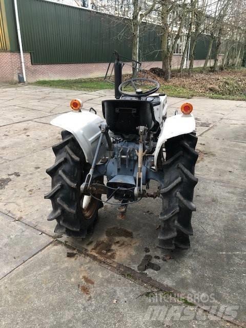  Kumiai ST1620 Kompaktné traktory