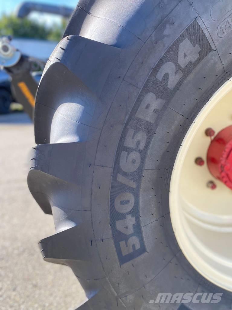 IHC 1246 AS Traktory