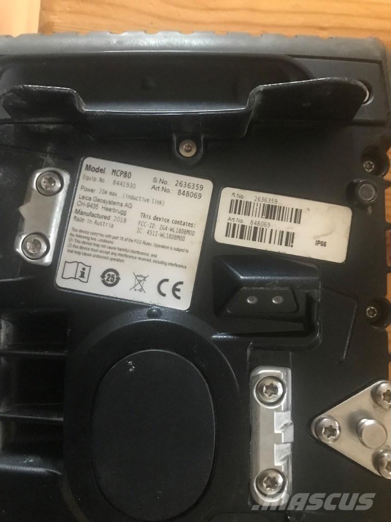 Hitachi ZX 135 US-7 Pásové rýpadlá