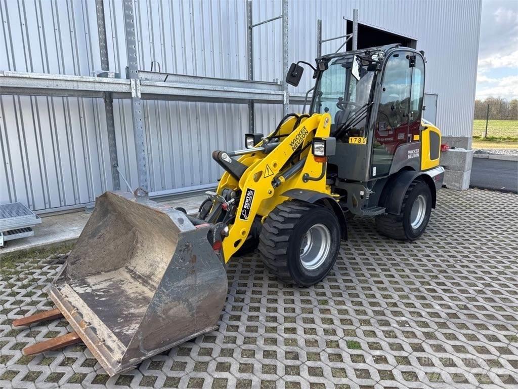 Wacker Neuson WL32 Kolesové nakladače