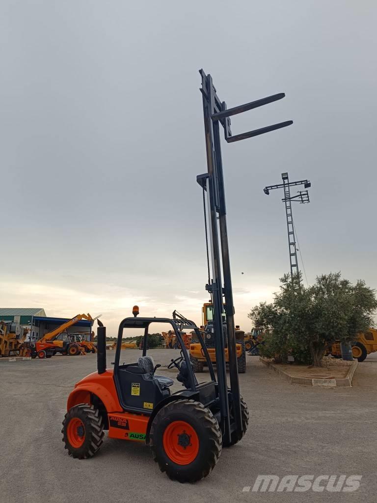 Ausa CH 250 X4 Terénne vysokozdvižné vozíky