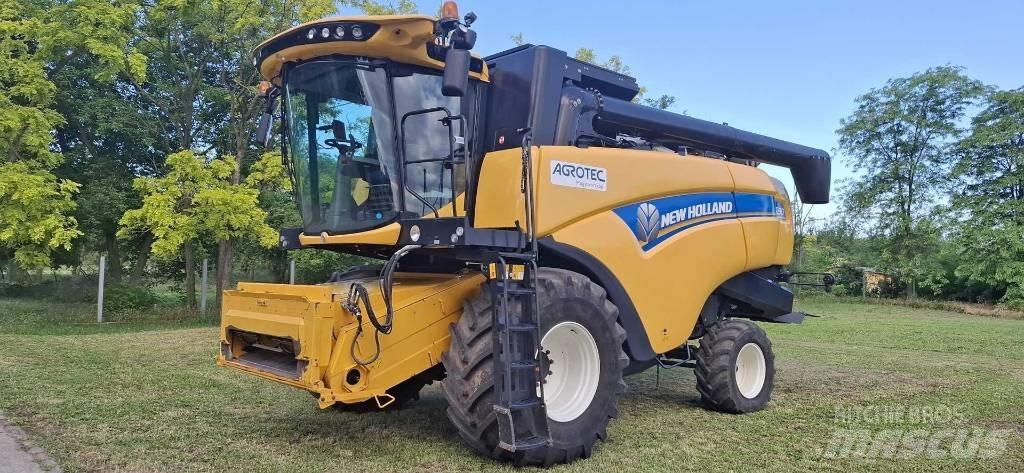 New Holland CX6.90 Kombinované zberacie stroje
