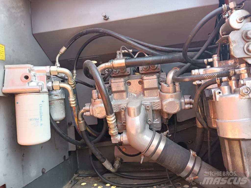 Hitachi ZX 200 Midi rýpadlá 7 t - 12 t