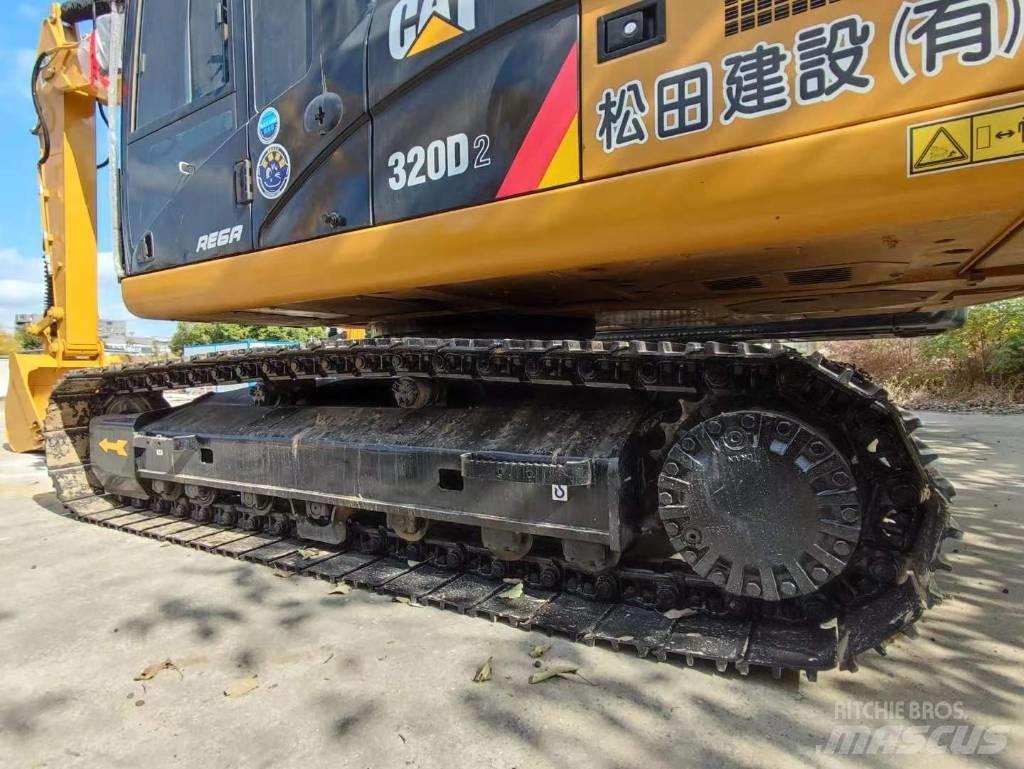 CAT 320D2 Midi rýpadlá 7 t - 12 t