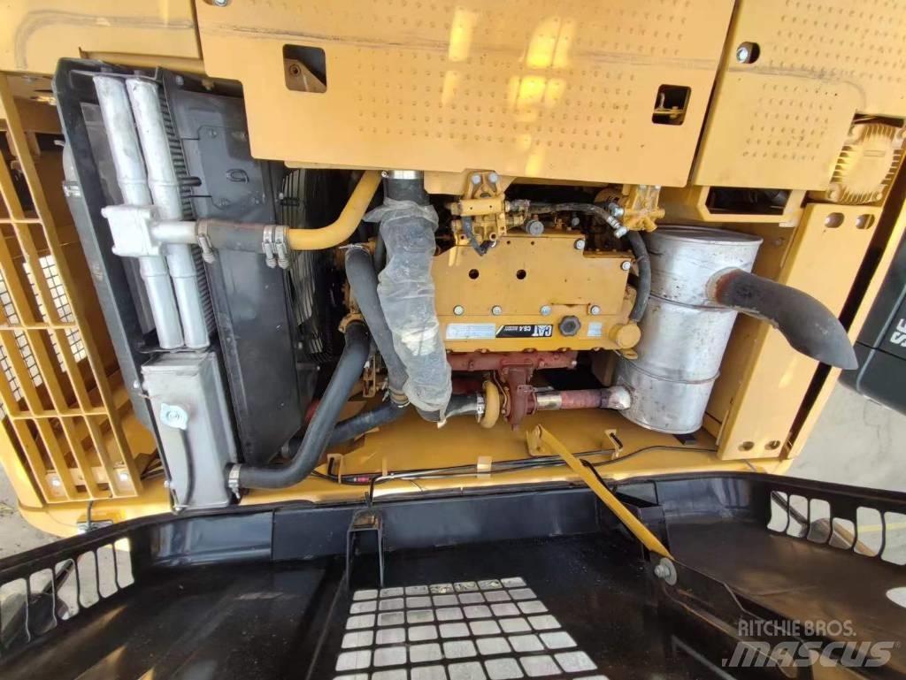 CAT 320D2 Midi rýpadlá 7 t - 12 t