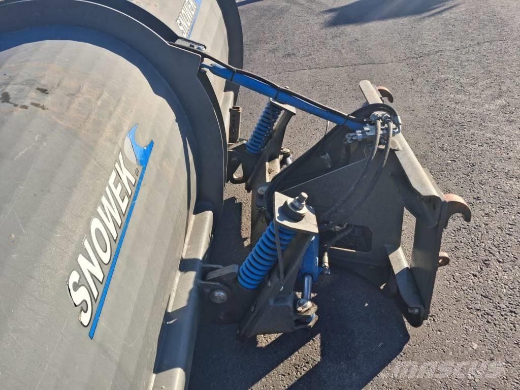 Snowek Alueaura 3200 Snežné pluhy, predné snežné radlice