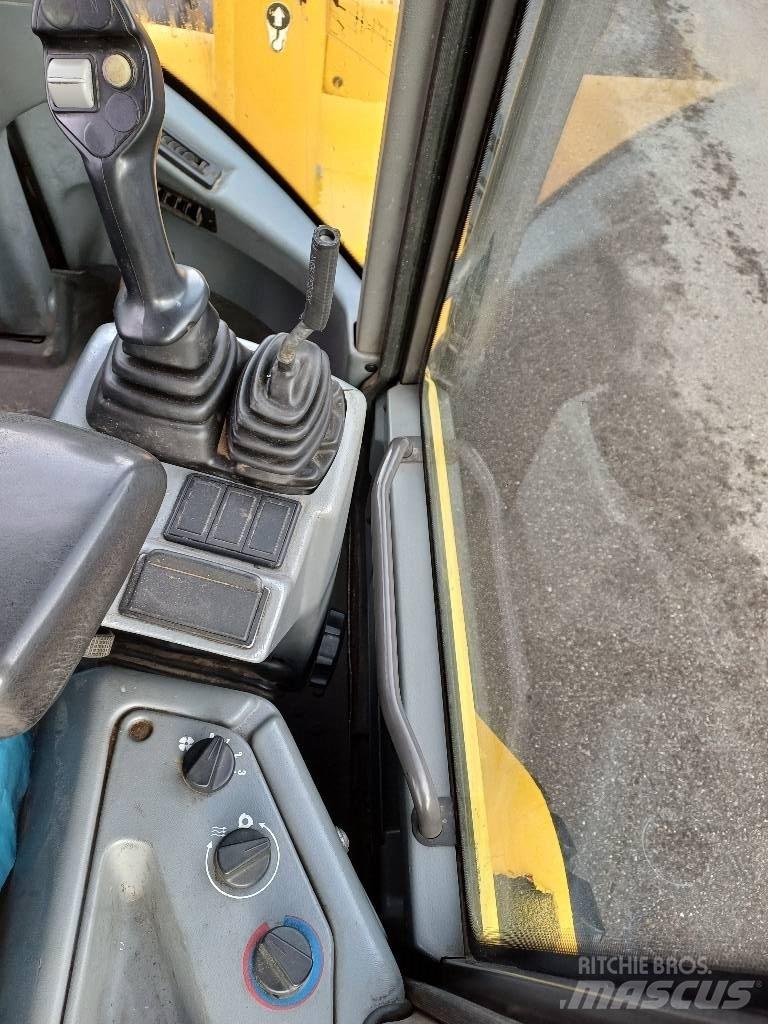 Volvo L 30 B Kolesové nakladače