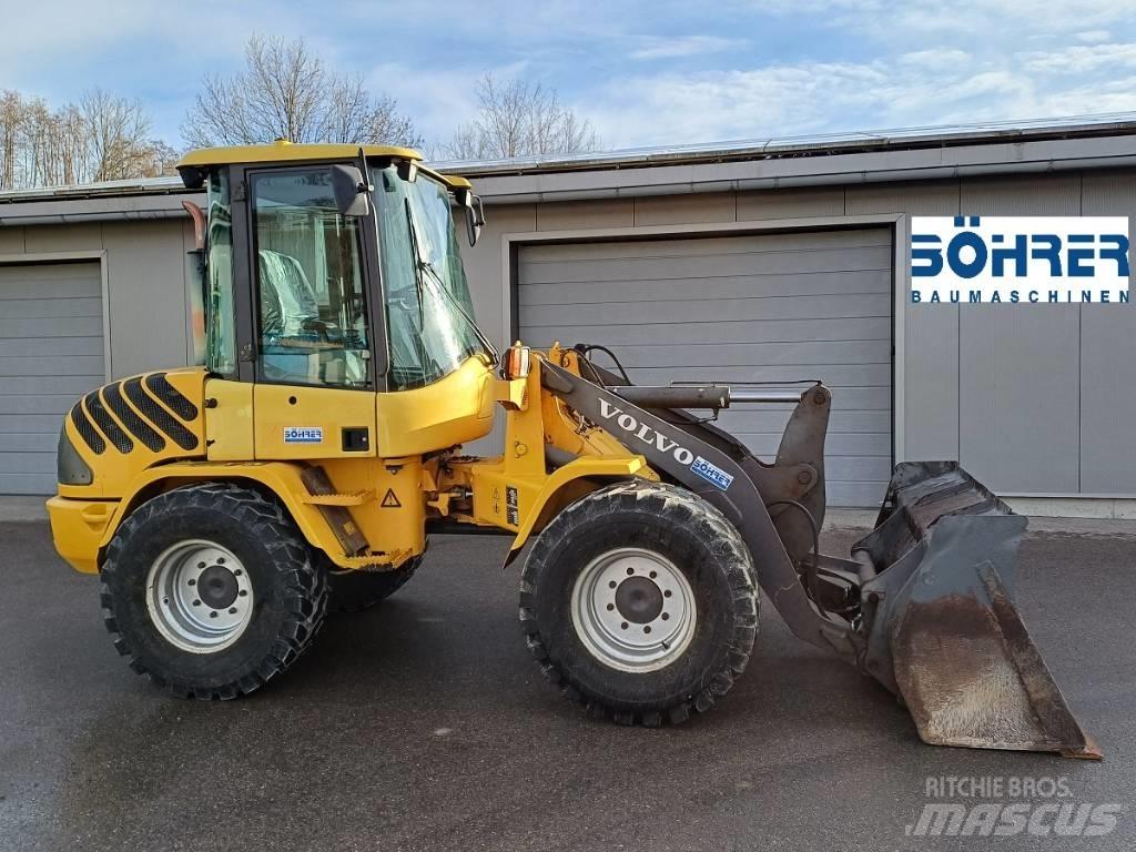 Volvo L 30 B Kolesové nakladače