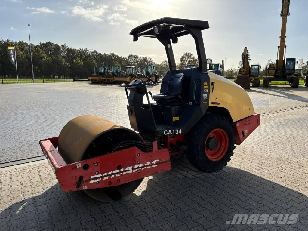 Dynapac CA 134 D Ťahačové valce