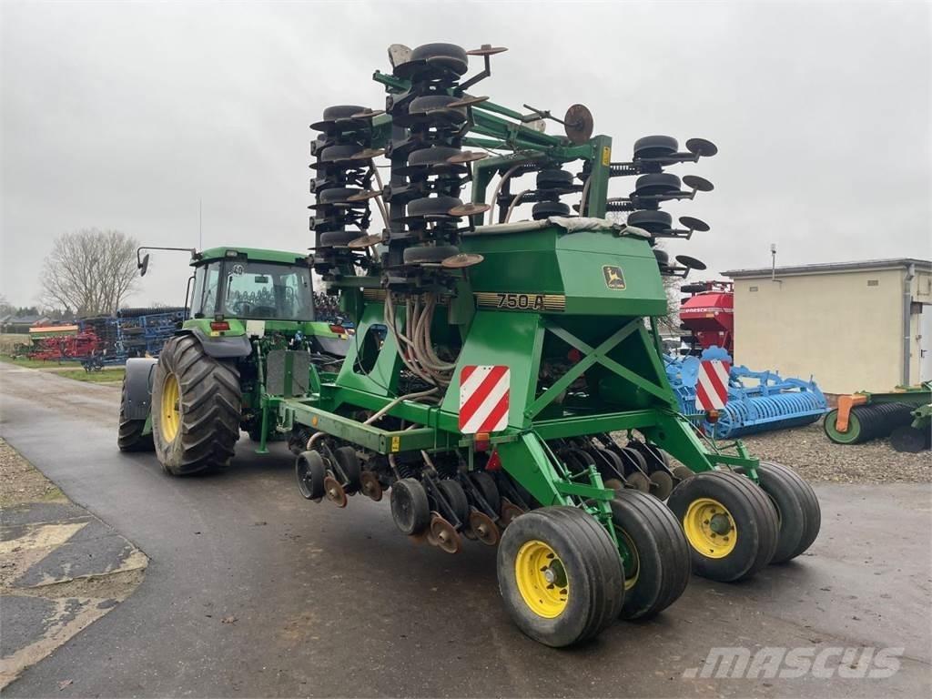 John Deere 750A 6m Presné sejačky