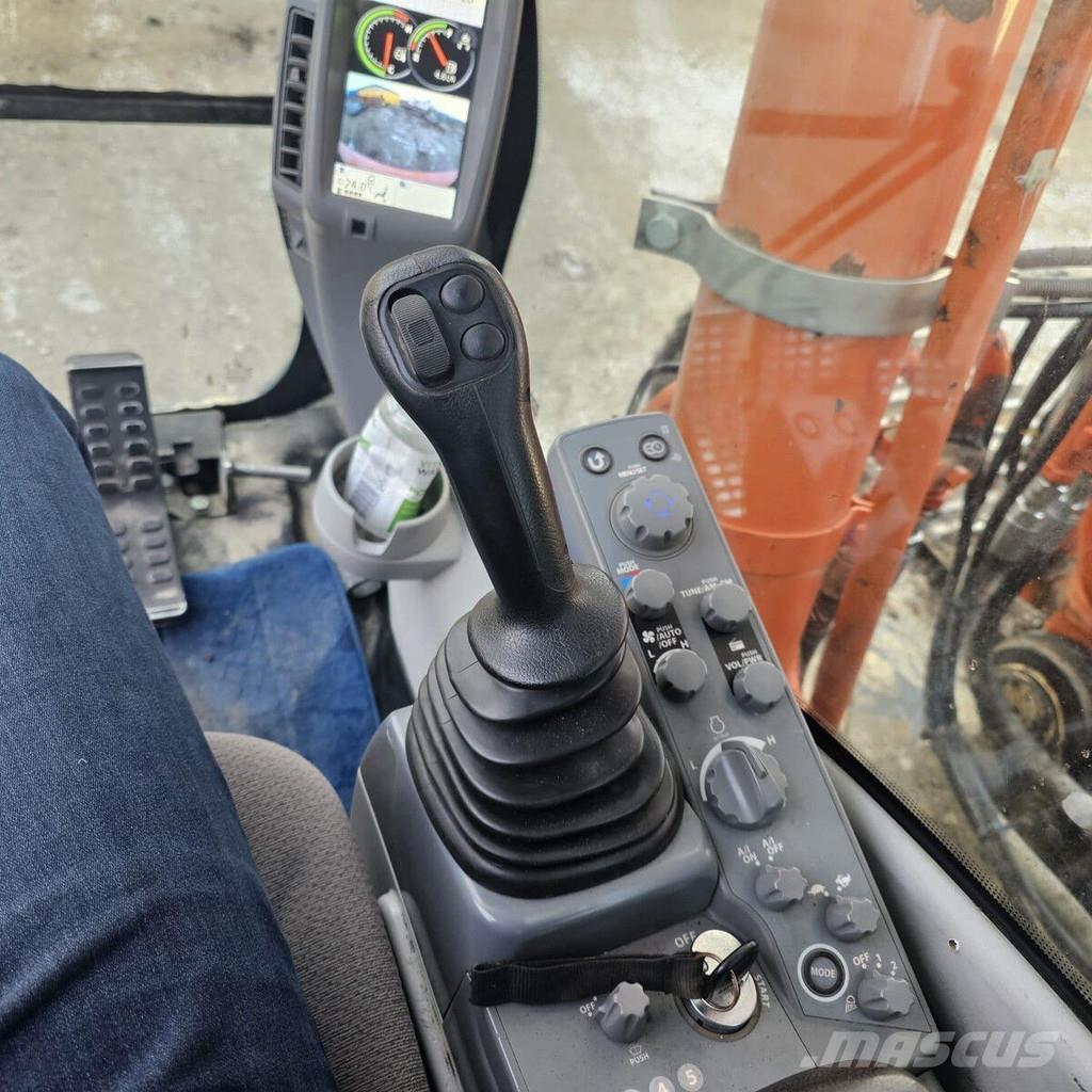 Hitachi ZX350LC-6 Pásové rýpadlá