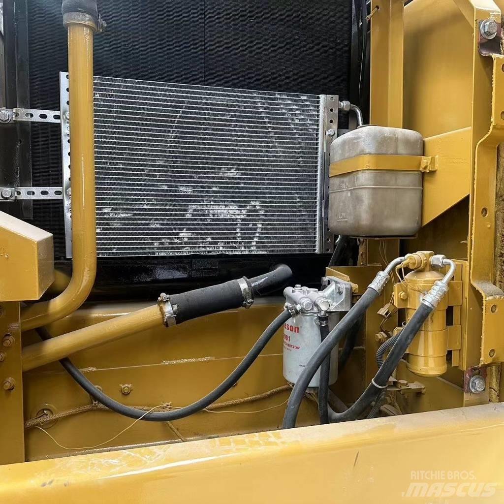CAT 320B Pásové rýpadlá