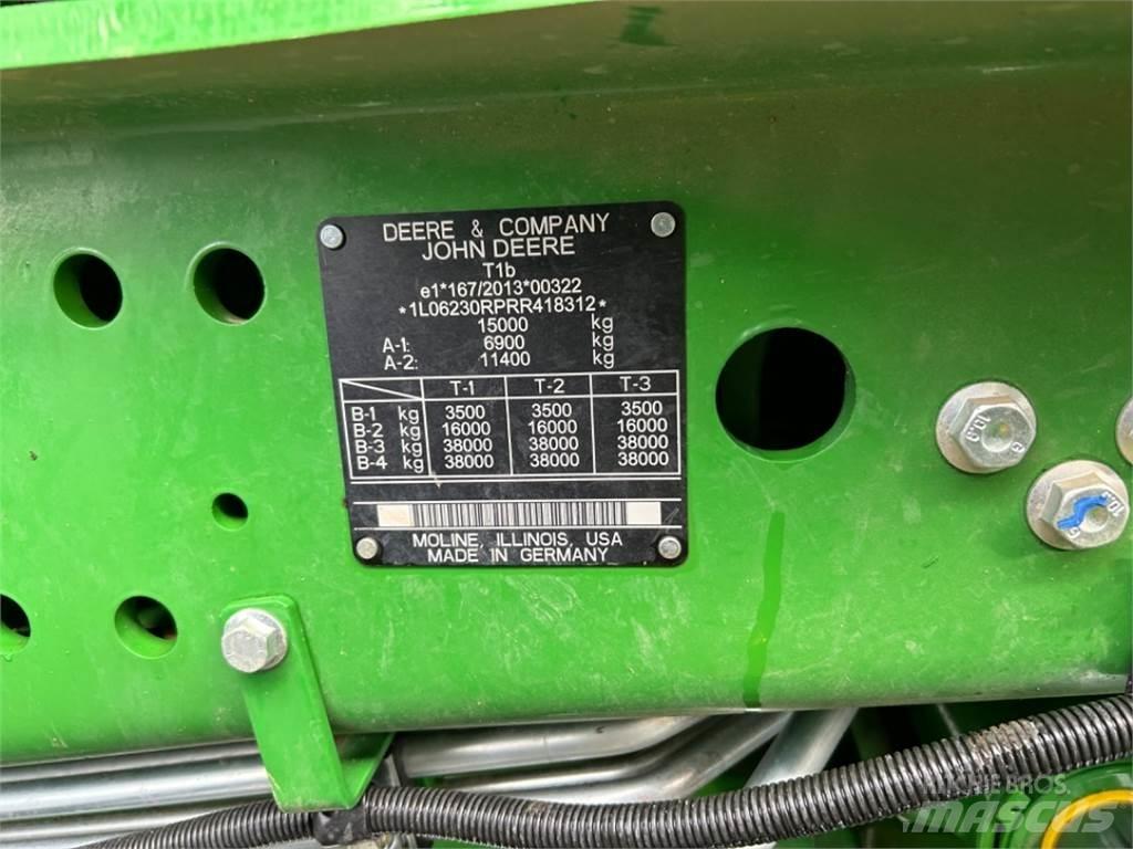 John Deere 6R230 Traktory