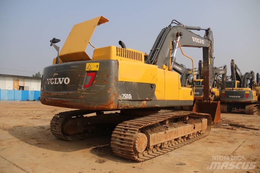 Volvo EC250 Pásové rýpadlá