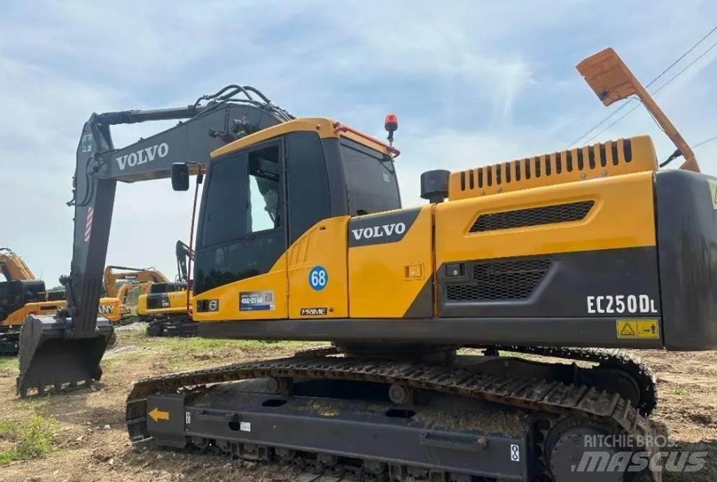 Volvo EC 250 D L Pásové rýpadlá