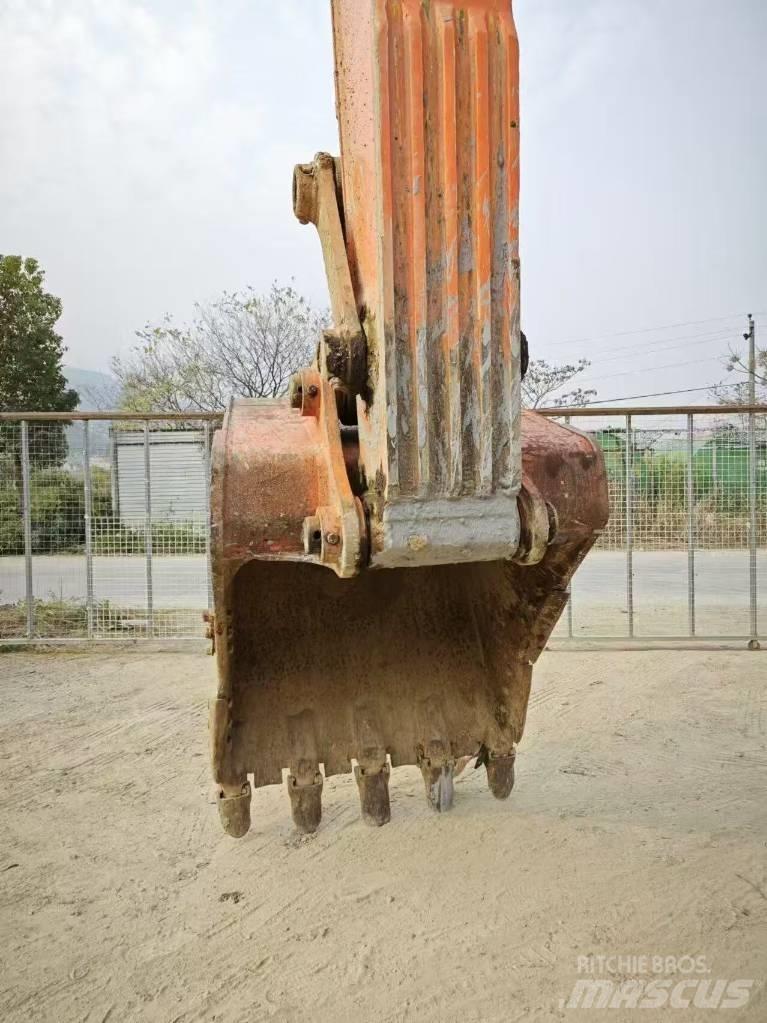 Hitachi ZX 470 Pásové rýpadlá